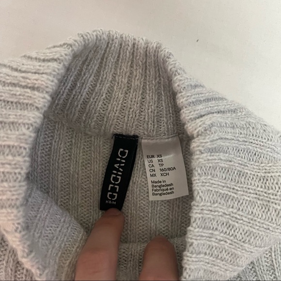 Grey sweater - Picture 4 of 4